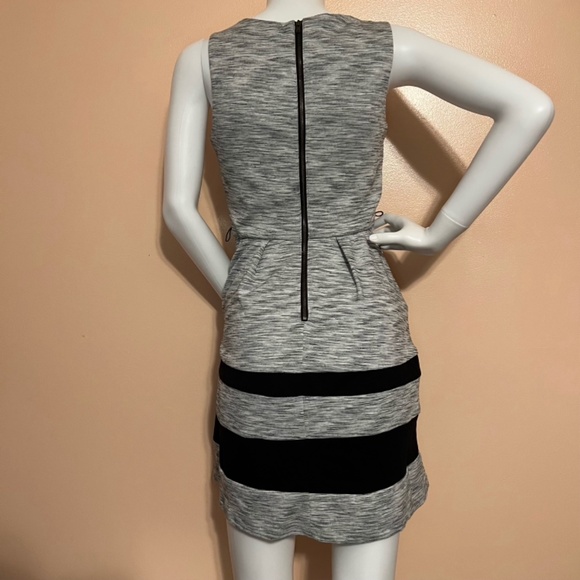 Dress with Pockets - Picture 11 of 16